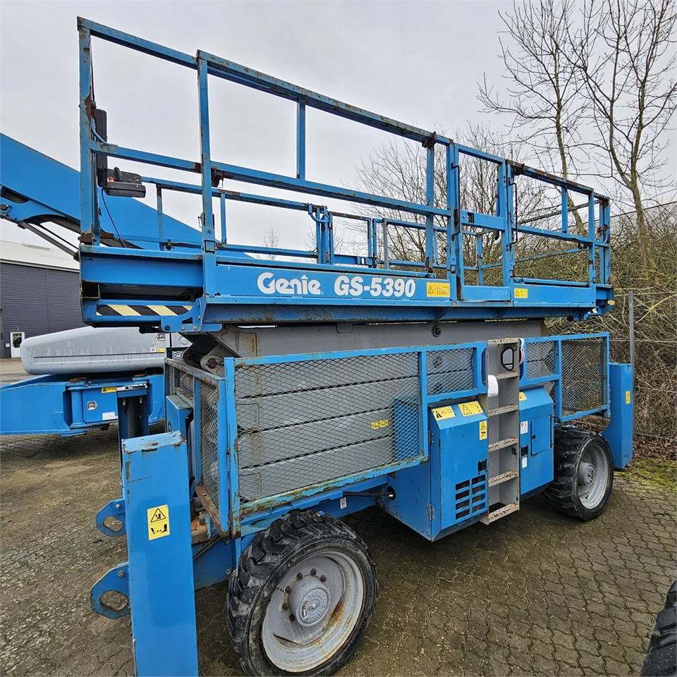 Genie GS-5390 - מעלית מספריים: תמונה 4 Genie GS-5390 - מעלית מספריים: תמונה 4