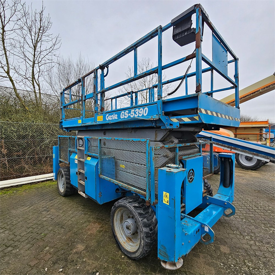 Genie GS-5390 - מעלית מספריים: תמונה 3 Genie GS-5390 - מעלית מספריים: תמונה 3