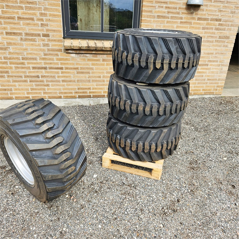 Giant 31X15,5-15 - חבילת גלגלים וצמיגים עבור מכונת בנייה: תמונה 1 Giant 31X15,5-15 - חבילת גלגלים וצמיגים עבור מכונת בנייה: תמונה 1