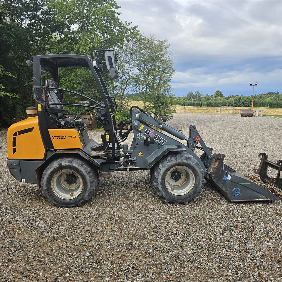 Giant V452T X-TRA HD - מעמיס גלגלים: תמונה 1 Giant V452T X-TRA HD - מעמיס גלגלים: תמונה 1