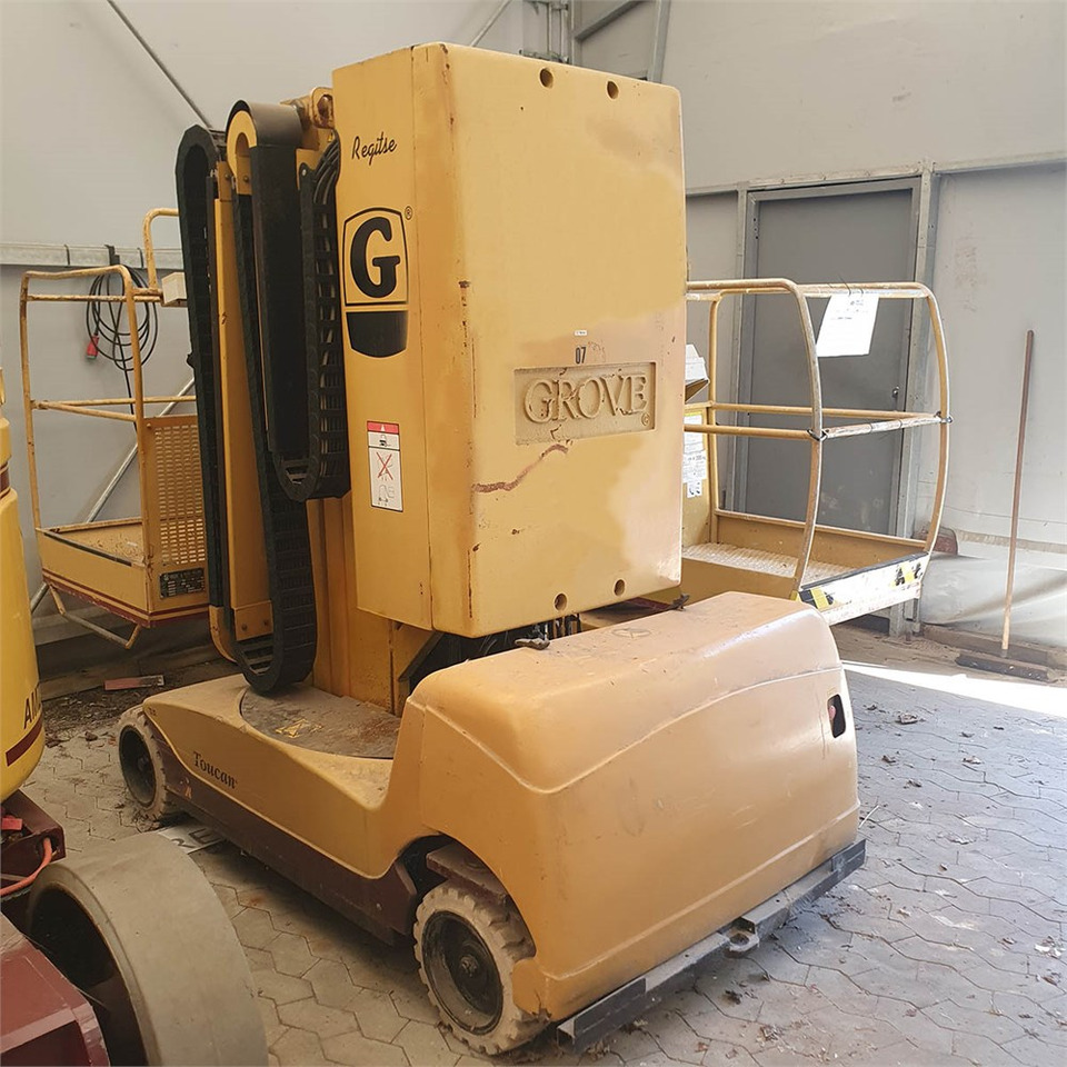 Grove Toucan 1200 - מעלית תורן אנכית: תמונה 3 Grove Toucan 1200 - מעלית תורן אנכית: תמונה 3