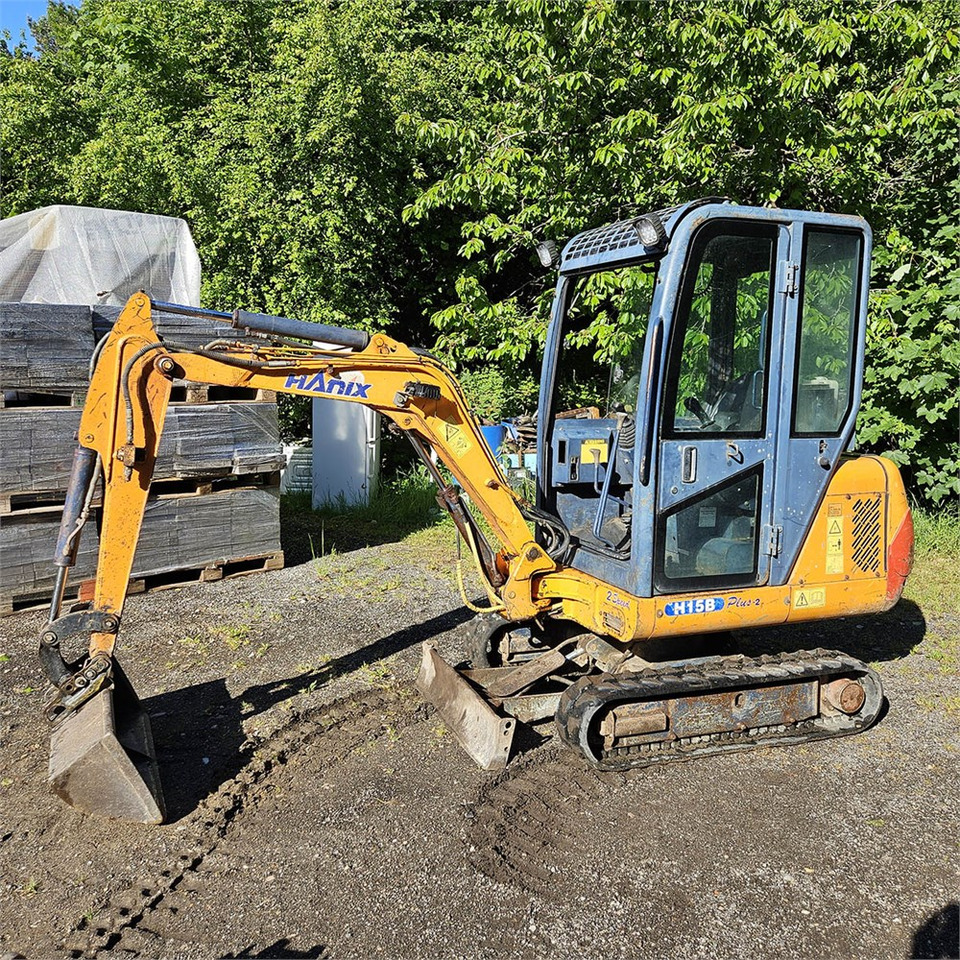 Hanix HB15 B PLUS-2 - מיני מחפר: תמונה 1 Hanix HB15 B PLUS-2 - מיני מחפר: תמונה 1