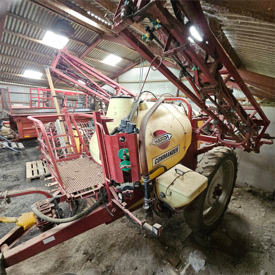 Hardi CM2 Commander 2.800 l - מרסס: תמונה 3 Hardi CM2 Commander 2.800 l - מרסס: תמונה 3
