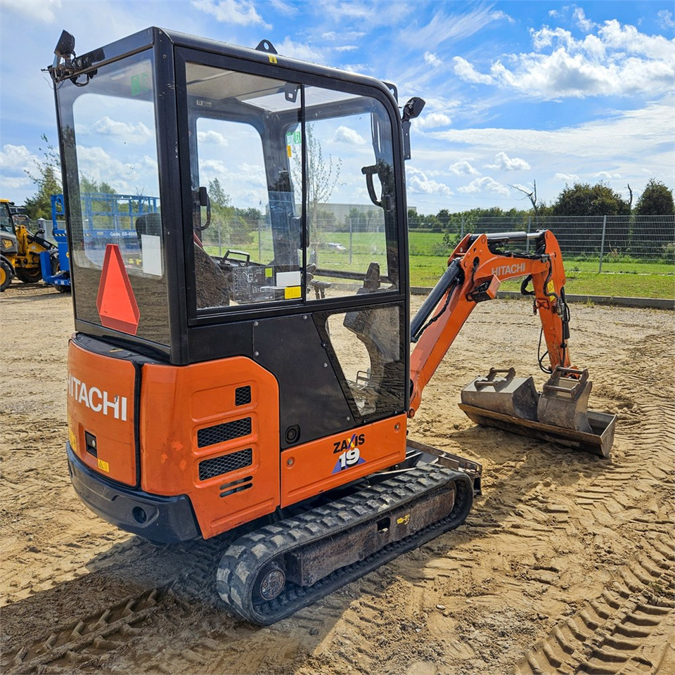 Hitachi ZX19-6 CR - מיני מחפר: תמונה 5 Hitachi ZX19-6 CR - מיני מחפר: תמונה 5