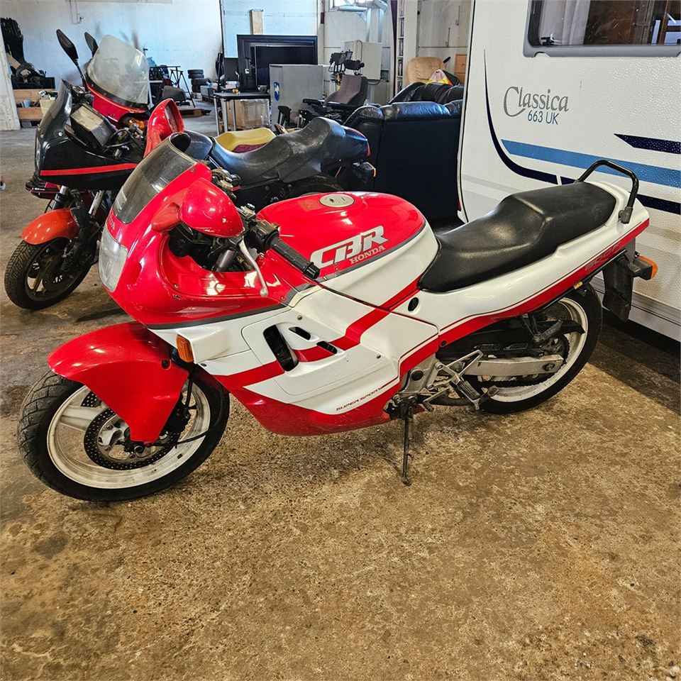 Honda CBR600F Super sport - אופנוע: תמונה 2 Honda CBR600F Super sport - אופנוע: תמונה 2