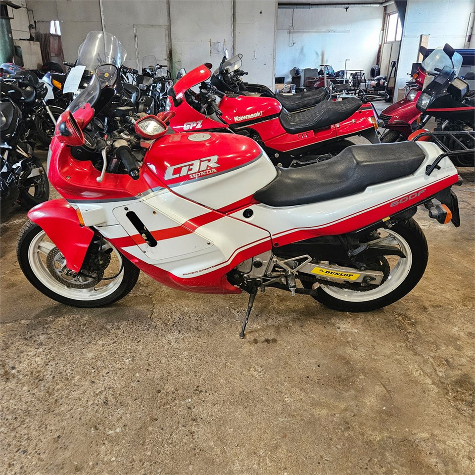 Honda CBR600F Super sport - אופנוע: תמונה 2 Honda CBR600F Super sport - אופנוע: תמונה 2