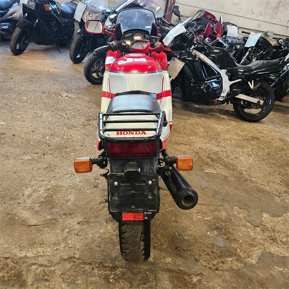 Honda CBR600F Super sport - אופנוע: תמונה 4 Honda CBR600F Super sport - אופנוע: תמונה 4