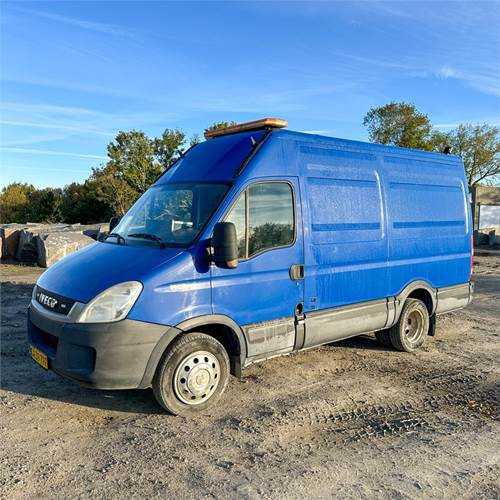 Iveco 35C15AV (12,0M3) EU4 - כלי רכב מסחרי עם לוח: תמונה 1 Iveco 35C15AV (12,0M3) EU4 - כלי רכב מסחרי עם לוח: תמונה 1