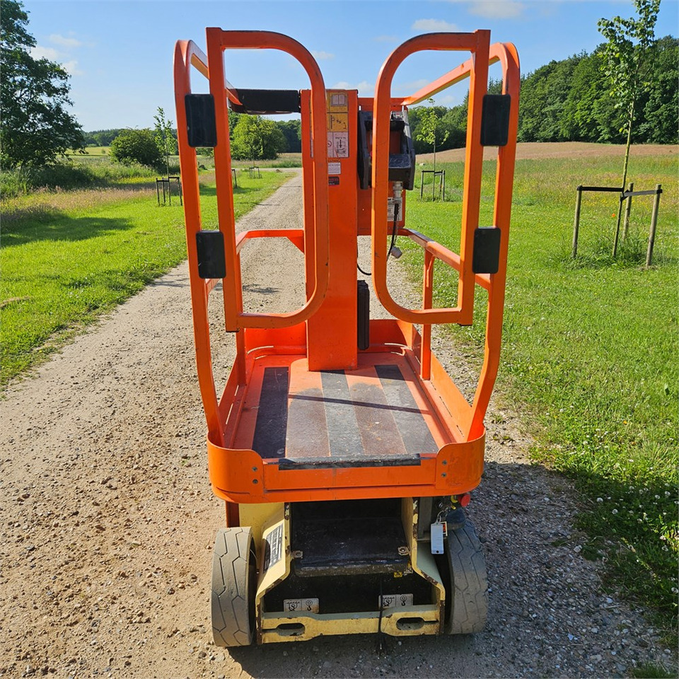 JLG 1230 ES - מעלית תורן אנכית: תמונה 3 JLG 1230 ES - מעלית תורן אנכית: תמונה 3