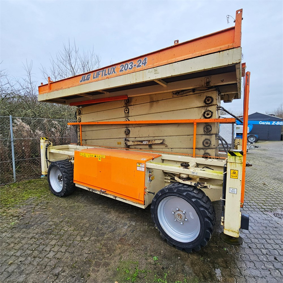 JLG 203-24 - מעלית מספריים: תמונה 3 JLG 203-24 - מעלית מספריים: תמונה 3
