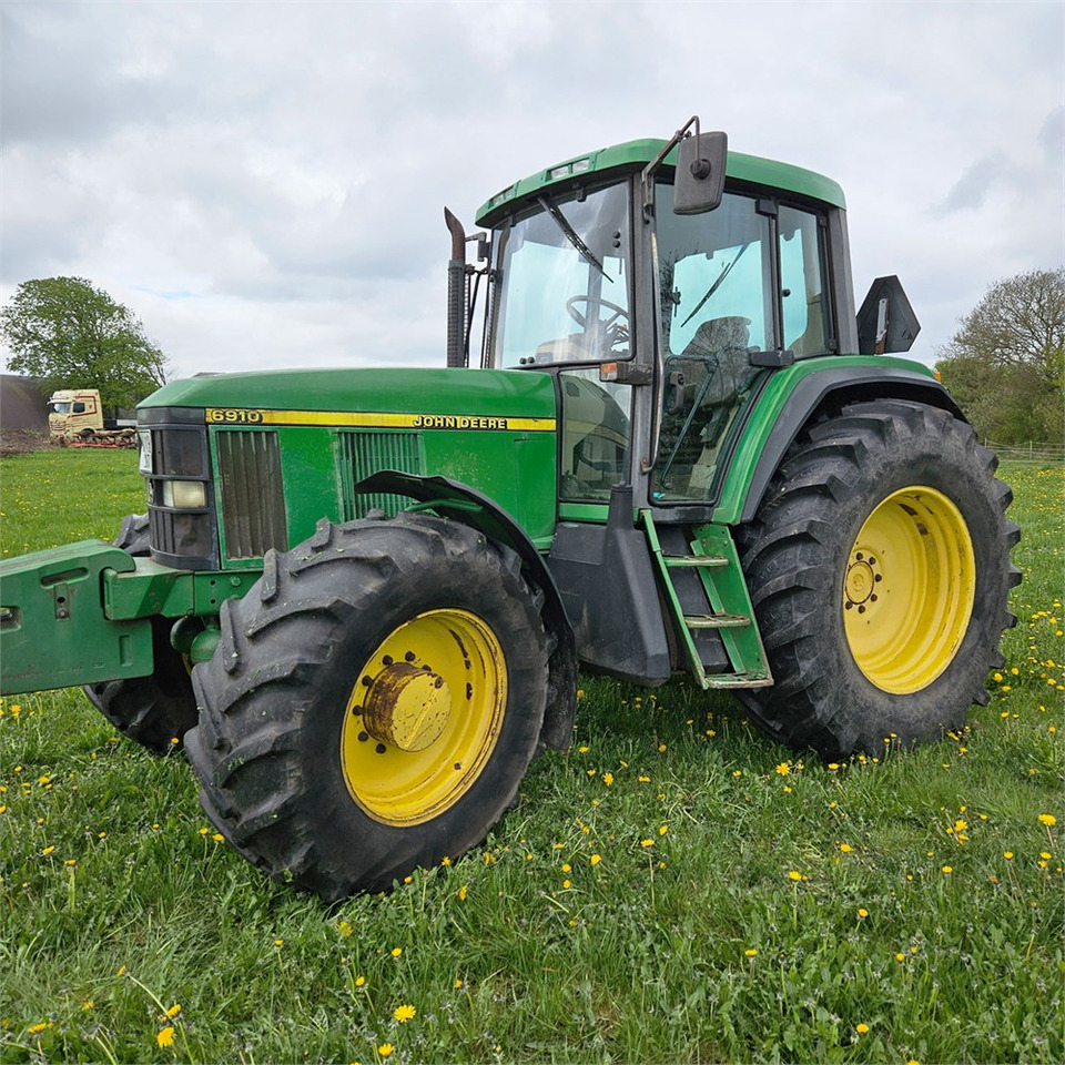 John Deere 6910 - טרקטור חקלאי: תמונה 1 John Deere 6910 - טרקטור חקלאי: תמונה 1