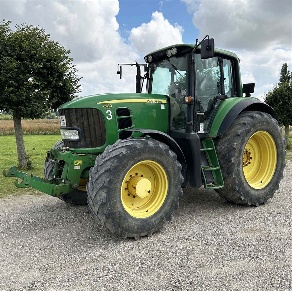 John Deere 7530 - טרקטור חקלאי: תמונה 1 John Deere 7530 - טרקטור חקלאי: תמונה 1