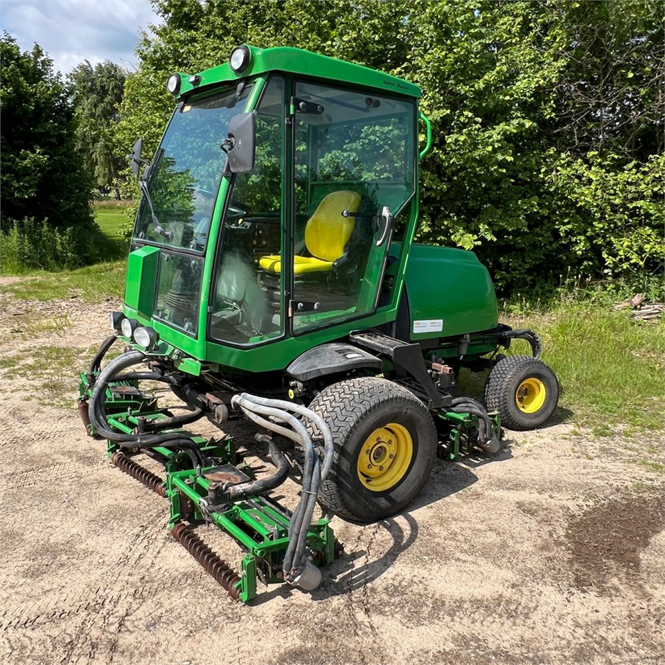 John Deere 8700 PC FM - מכסחת גינה: תמונה 3 John Deere 8700 PC FM - מכסחת גינה: תמונה 3