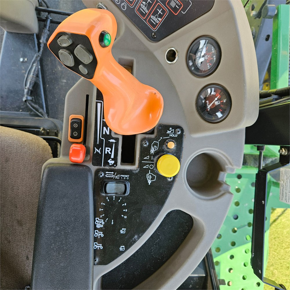 מקצרה John Deere W150: תמונה 10