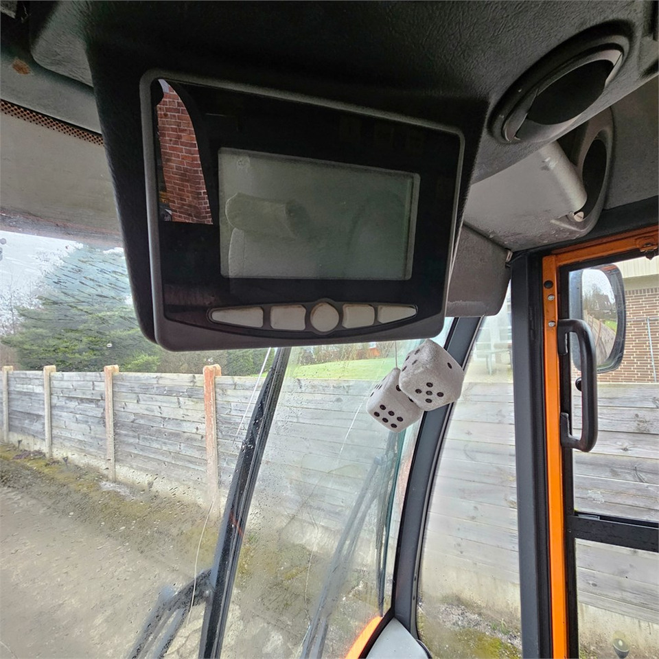 מטאטא כבישים Johnston Sweepers CX400: תמונה 16