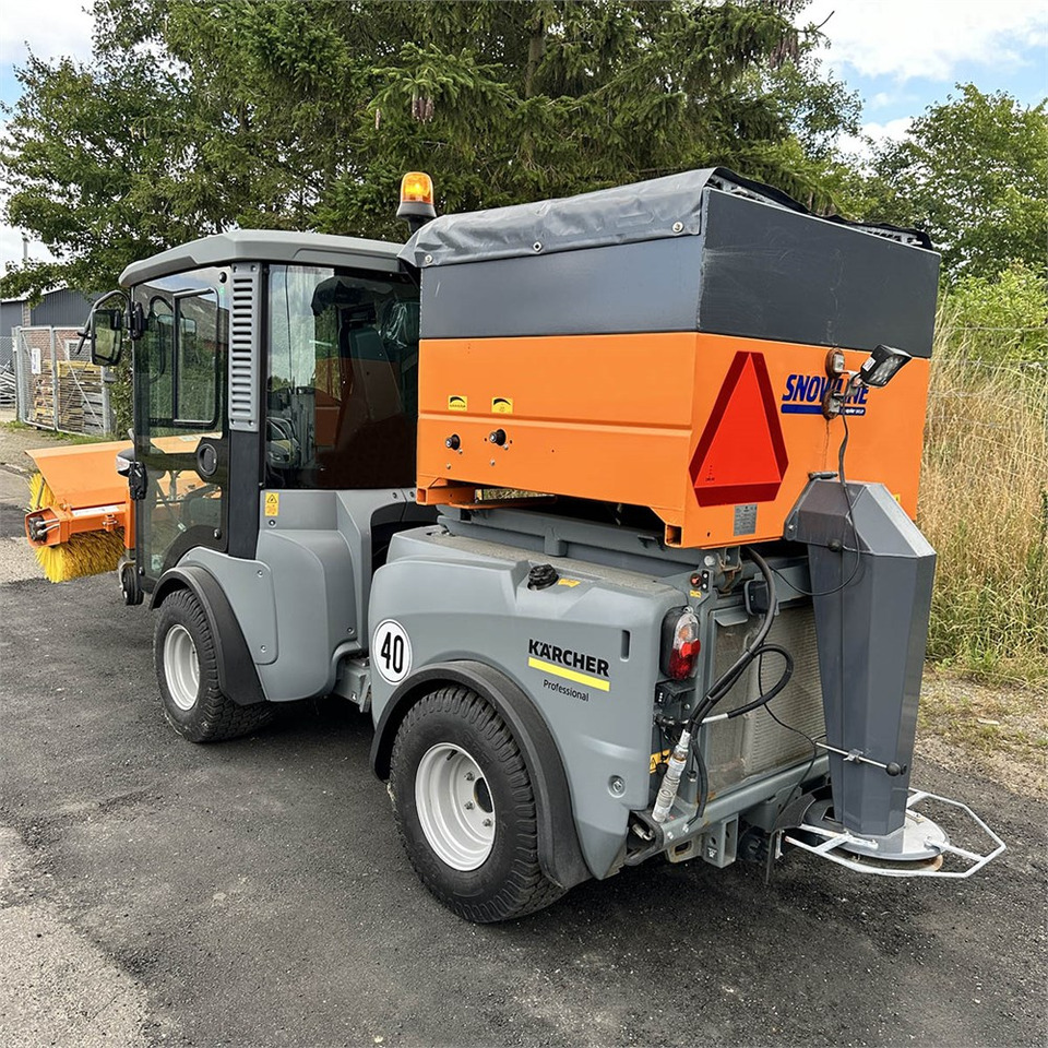 Kärcher MC130 - מטאטא כבישים: תמונה 5 Kärcher MC130 - מטאטא כבישים: תמונה 5