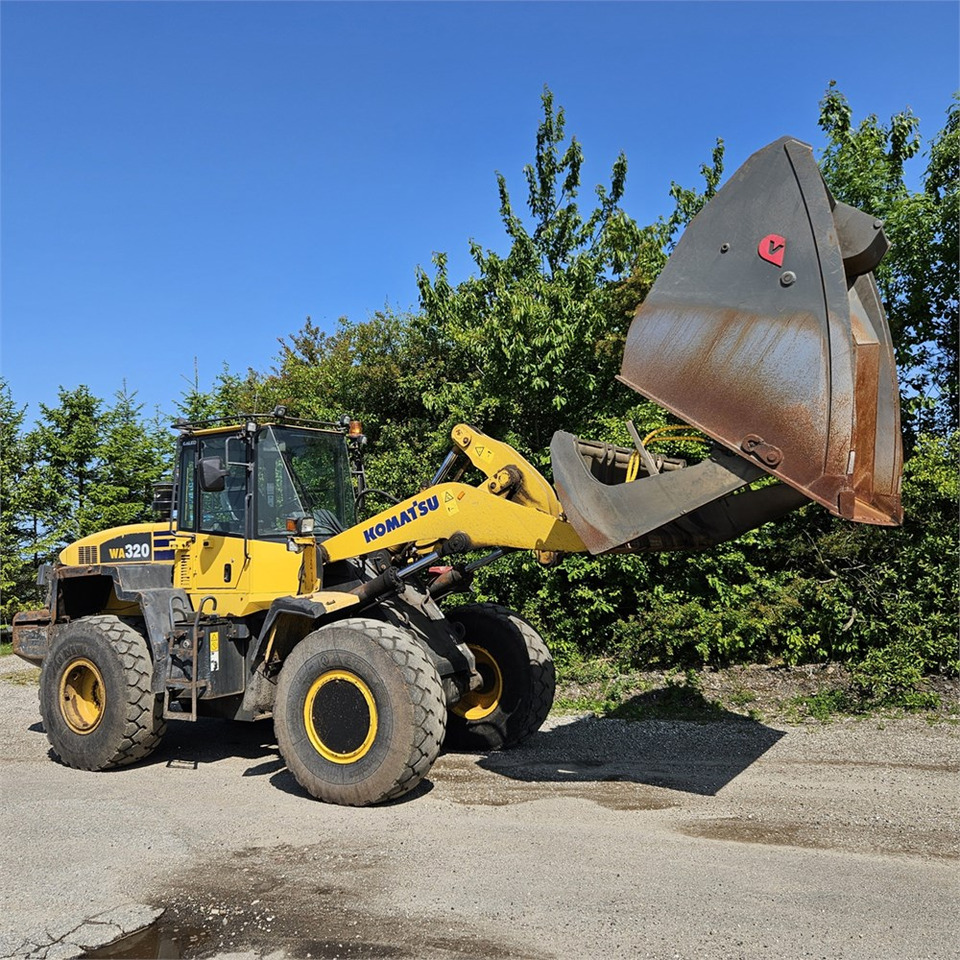 Komatsu WA320-5H - מעמיס גלגלים: תמונה 1 Komatsu WA320-5H - מעמיס גלגלים: תמונה 1