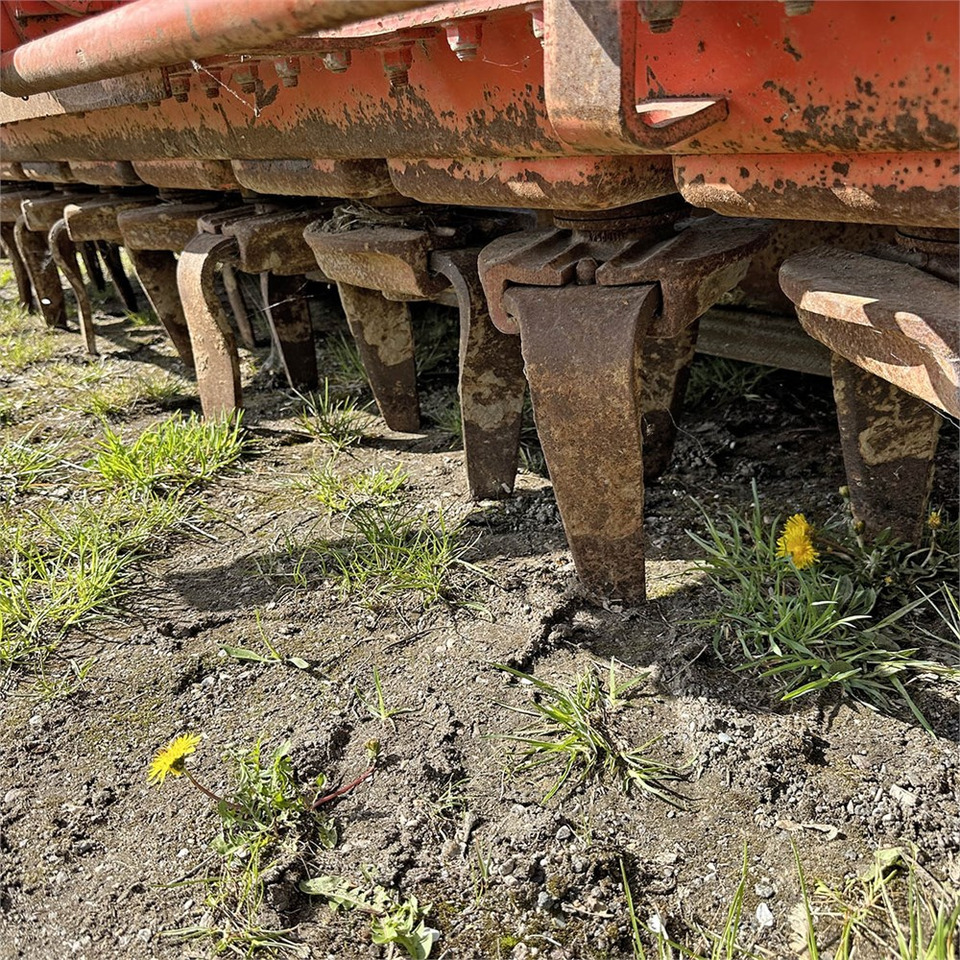 ציוד זריעה Kuhn Venta TI 301: תמונה 15 ציוד זריעה Kuhn Venta TI 301: תמונה 15