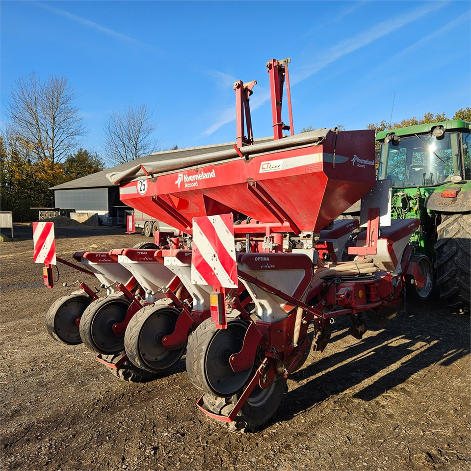 Kverneland Optima E-drive 8 - ציוד זריעה: תמונה 3 Kverneland Optima E-drive 8 - ציוד זריעה: תמונה 3