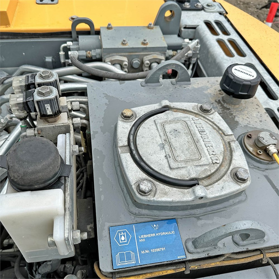 מיני מחפר Liebherr R914 Compact Litronic: תמונה 31
