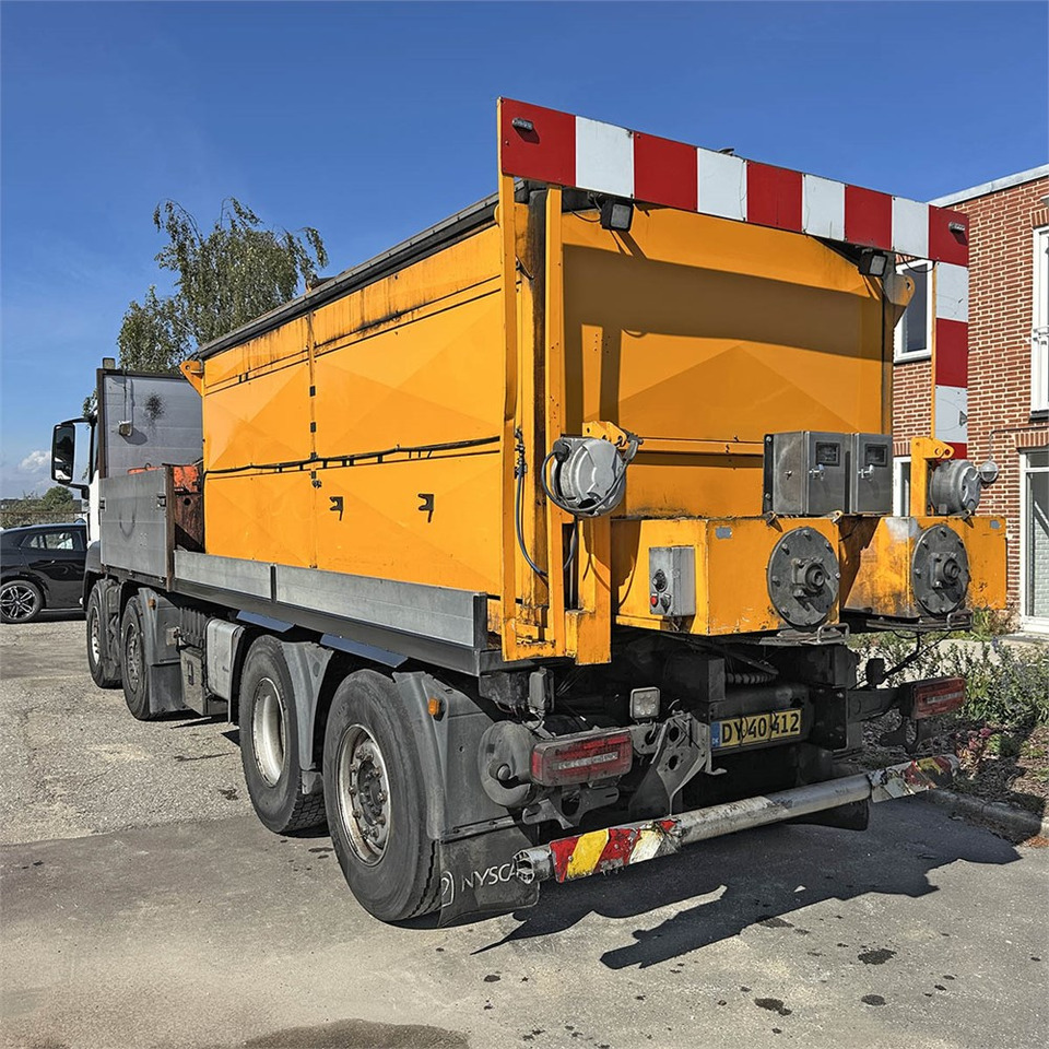 MAN TG 35. 8x2-6 BL - משאית צד נופל/ שטוחה, מפיץ אספלט: תמונה 4 MAN TG 35. 8x2-6 BL - משאית צד נופל/ שטוחה, מפיץ אספלט: תמונה 4