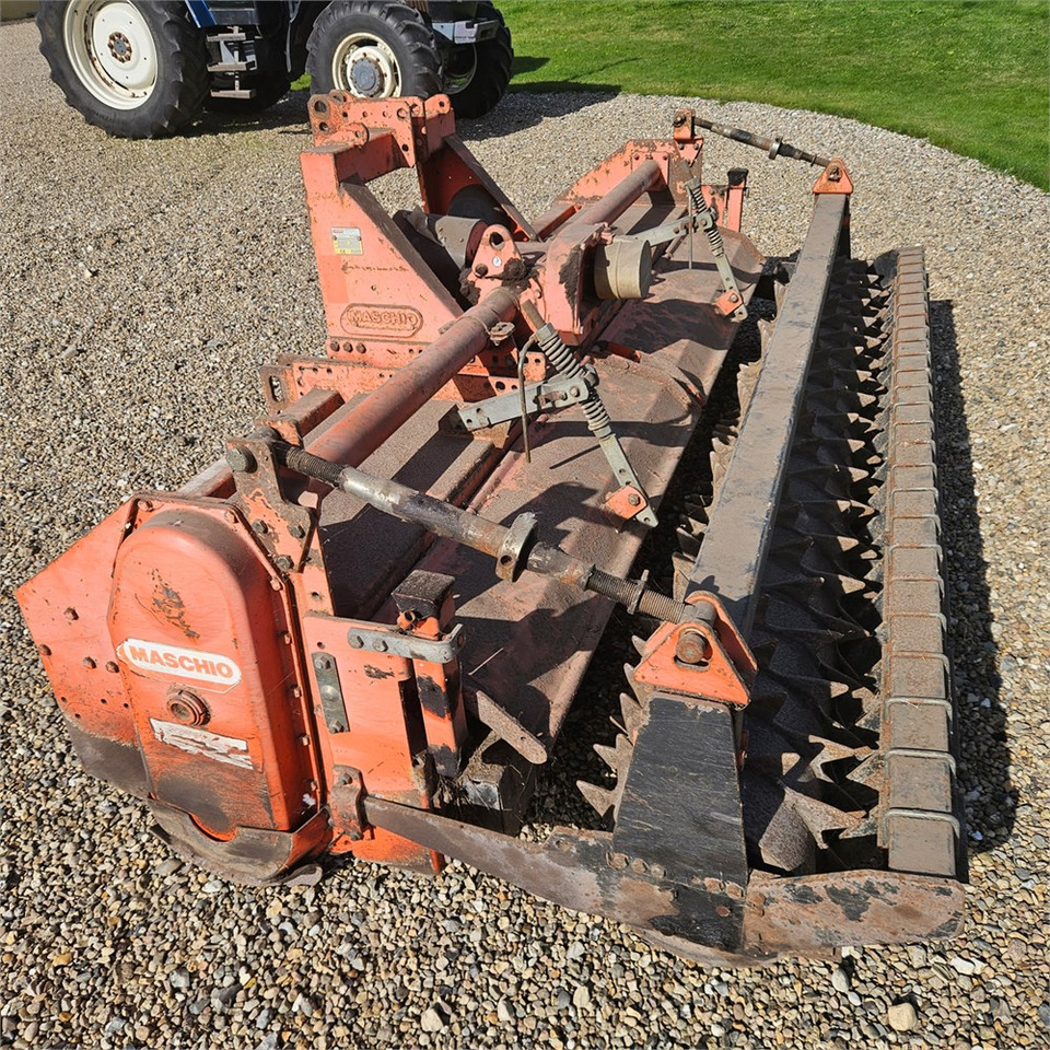 Maschio CB300 - קלטרת סיבובית: תמונה 4 Maschio CB300 - קלטרת סיבובית: תמונה 4
