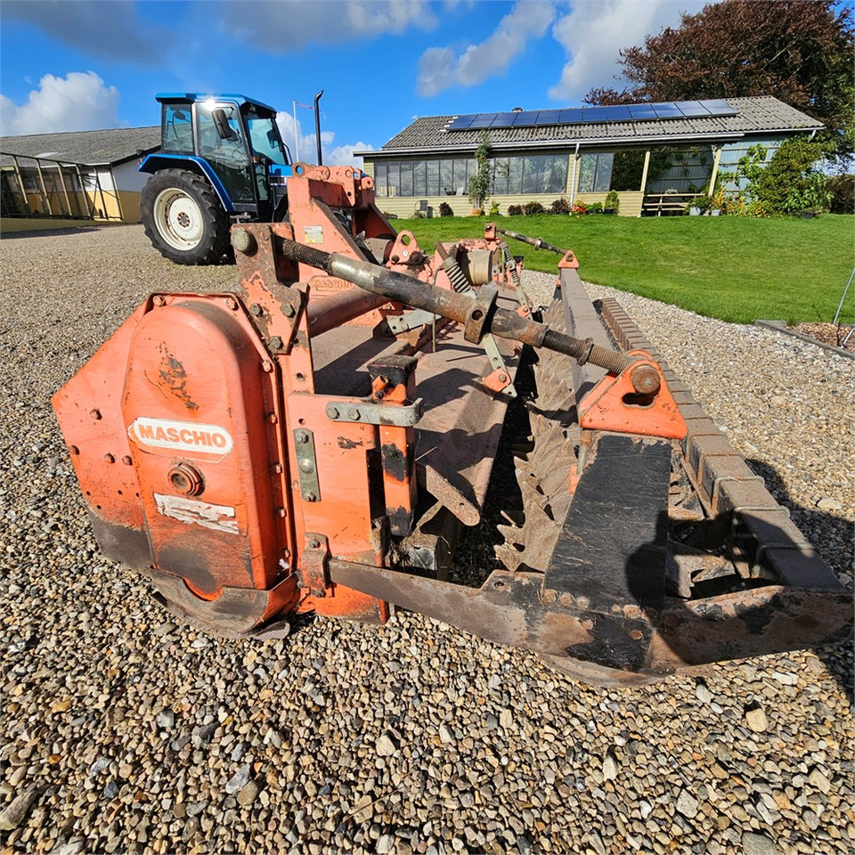 Maschio CB300 - קלטרת סיבובית: תמונה 3 Maschio CB300 - קלטרת סיבובית: תמונה 3