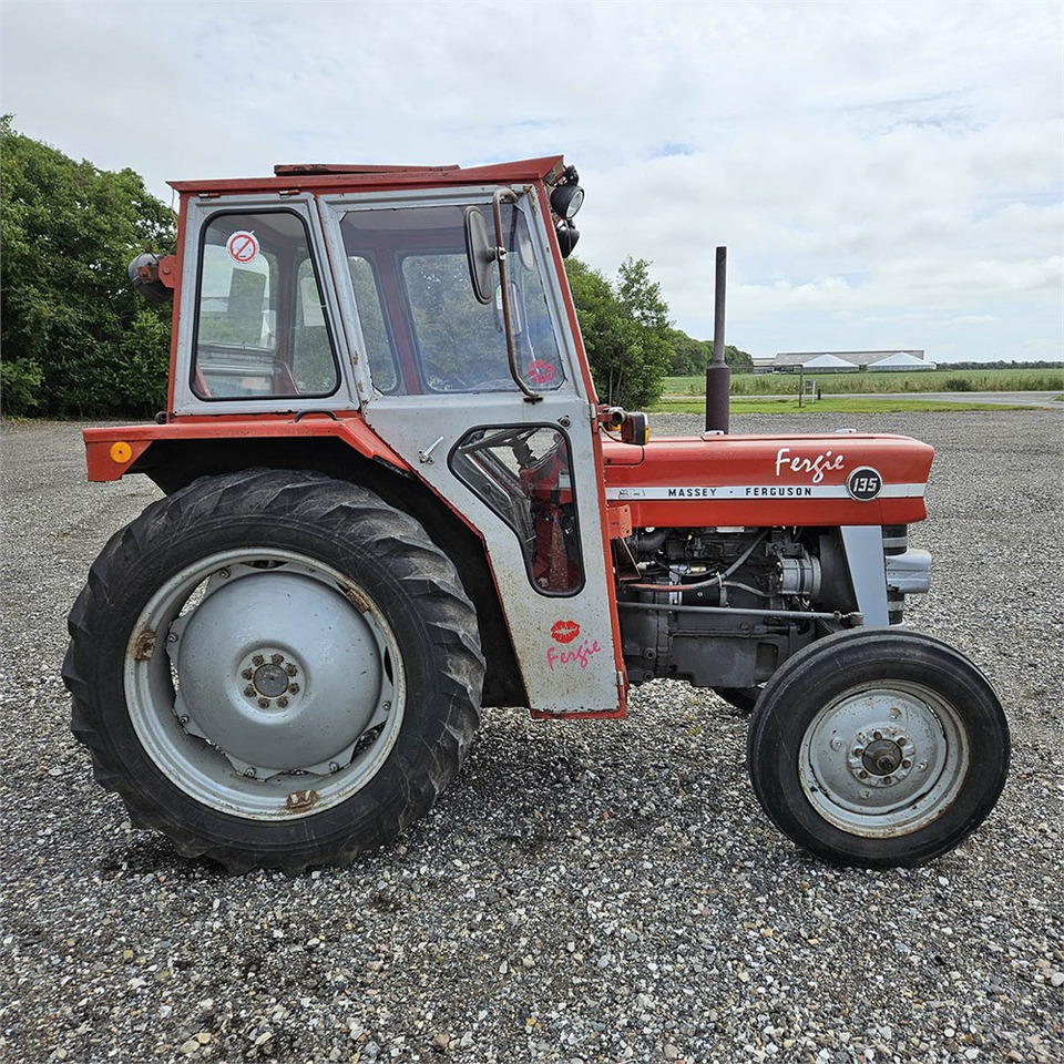 Massey Ferguson MF135 - טרקטור חקלאי: תמונה 2 Massey Ferguson MF135 - טרקטור חקלאי: תמונה 2