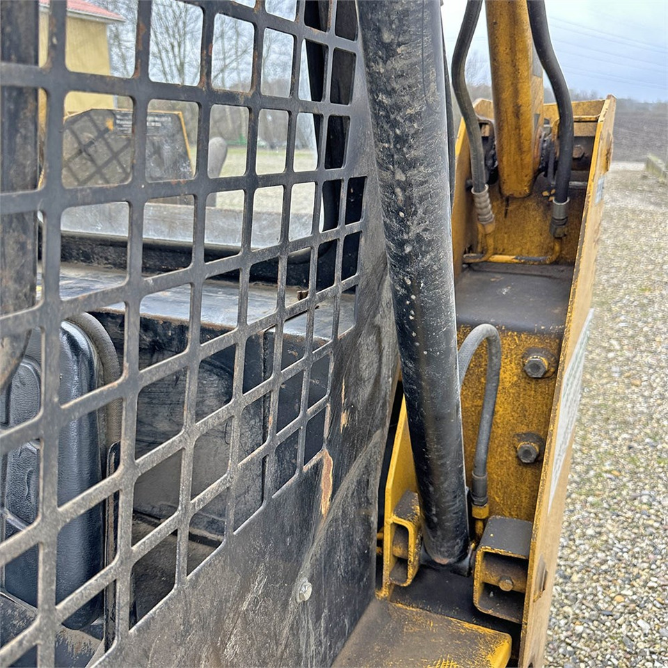 מעמיס היגוי החלקה Massey Ferguson MF506: תמונה 24