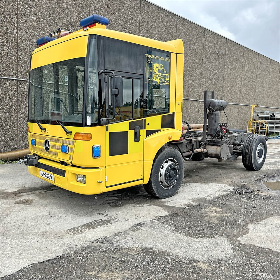 Mercedes Econic HLF 16/20 - משאית עם שלדת תא: תמונה 2 Mercedes Econic HLF 16/20 - משאית עם שלדת תא: תמונה 2
