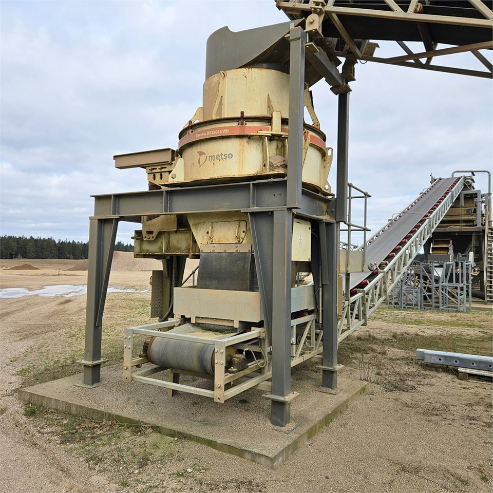 Metso Barmac B6150SE - מגרסת חרוט: תמונה 2 Metso Barmac B6150SE - מגרסת חרוט: תמונה 2