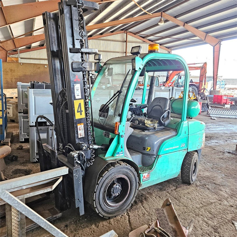 Mitsubishi FG35N - מלגזה: תמונה 2 Mitsubishi FG35N - מלגזה: תמונה 2