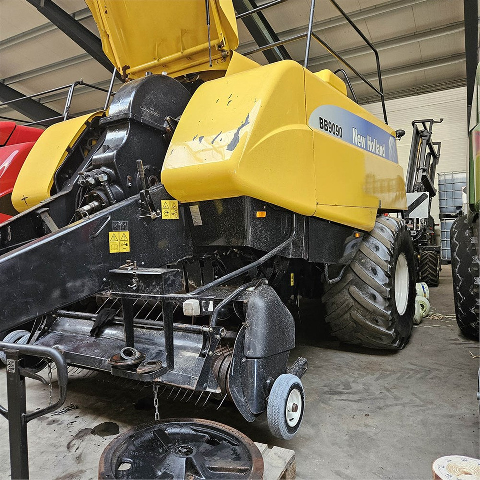 New Holland BB9090 - ציוד חציר ומספוא: תמונה 1 New Holland BB9090 - ציוד חציר ומספוא: תמונה 1