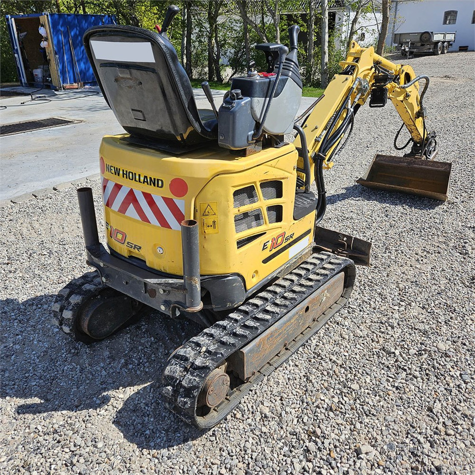 New Holland E10 SR - מיני מחפר: תמונה 3 New Holland E10 SR - מיני מחפר: תמונה 3