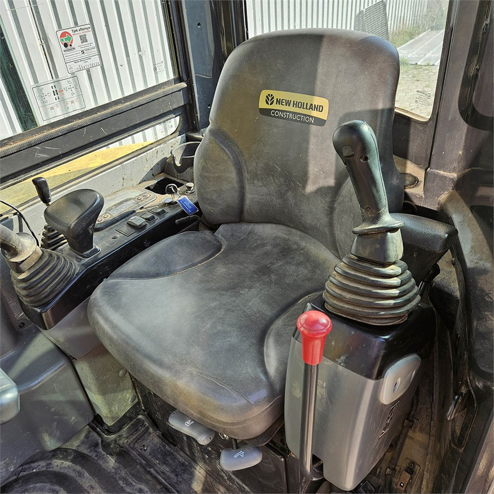 מיני מחפר New Holland E26C: תמונה 9 מיני מחפר New Holland E26C: תמונה 9