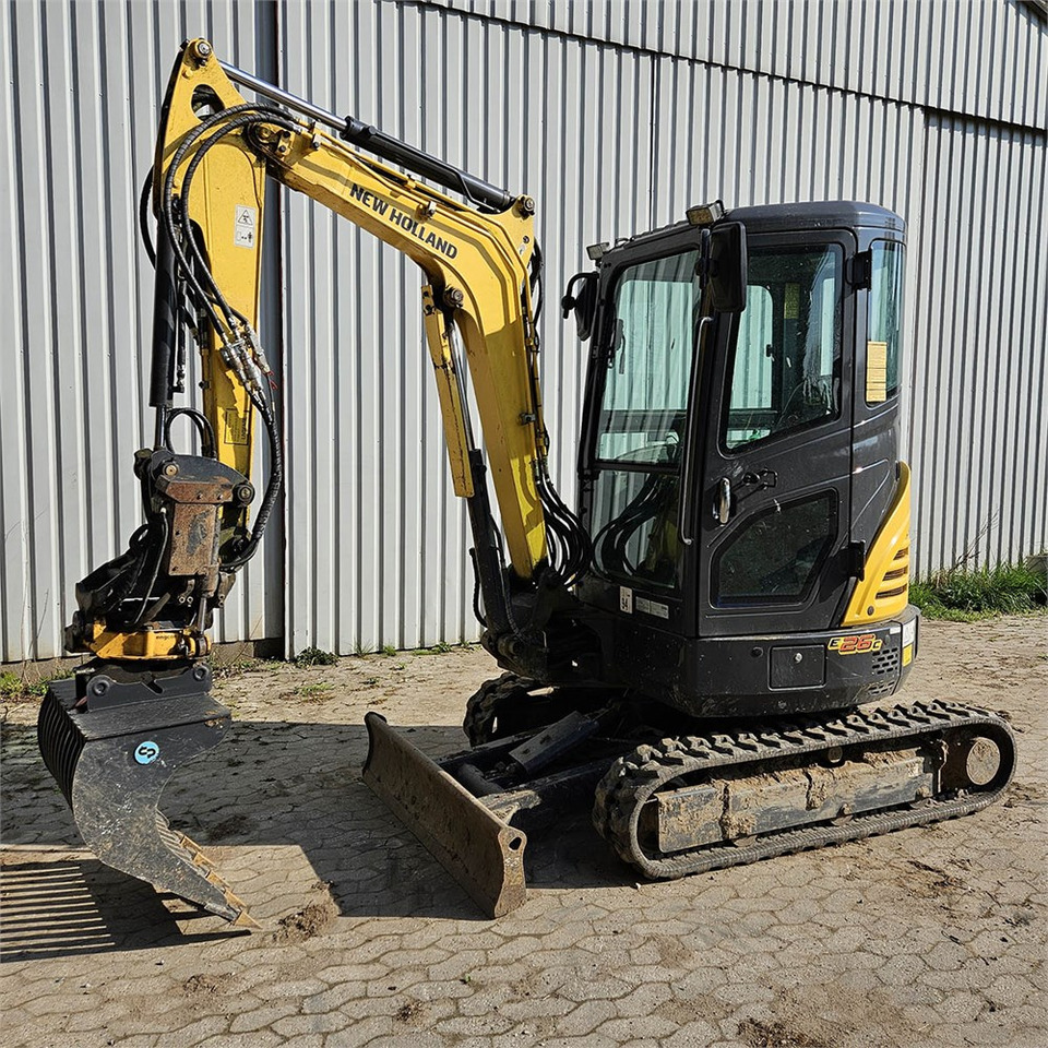 New Holland E26C - מיני מחפר: תמונה 3 New Holland E26C - מיני מחפר: תמונה 3