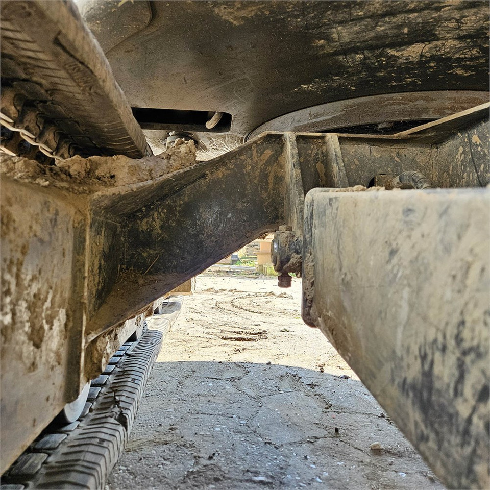 מיני מחפר New Holland E26C: תמונה 37 מיני מחפר New Holland E26C: תמונה 37