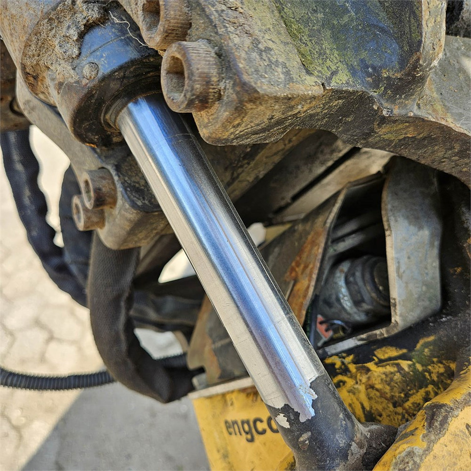 מיני מחפר New Holland E26C: תמונה 29 מיני מחפר New Holland E26C: תמונה 29