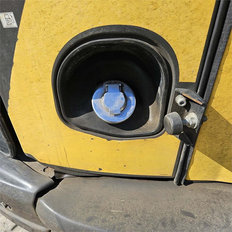 מיני מחפר New Holland E39 B: תמונה 36