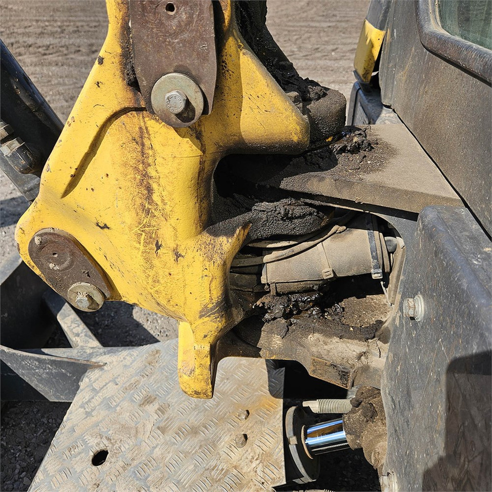 מיני מחפר New Holland E39 B: תמונה 22