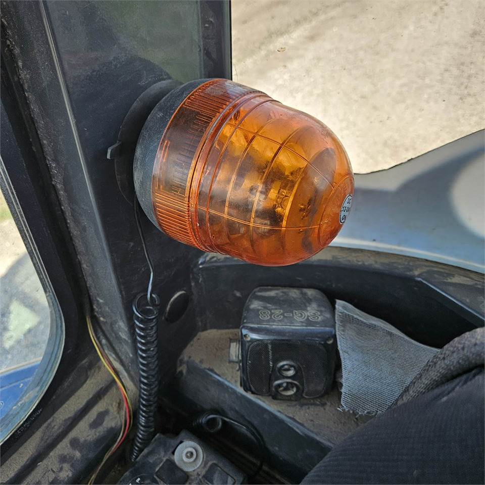מיני מחפר New Holland E39 B: תמונה 17