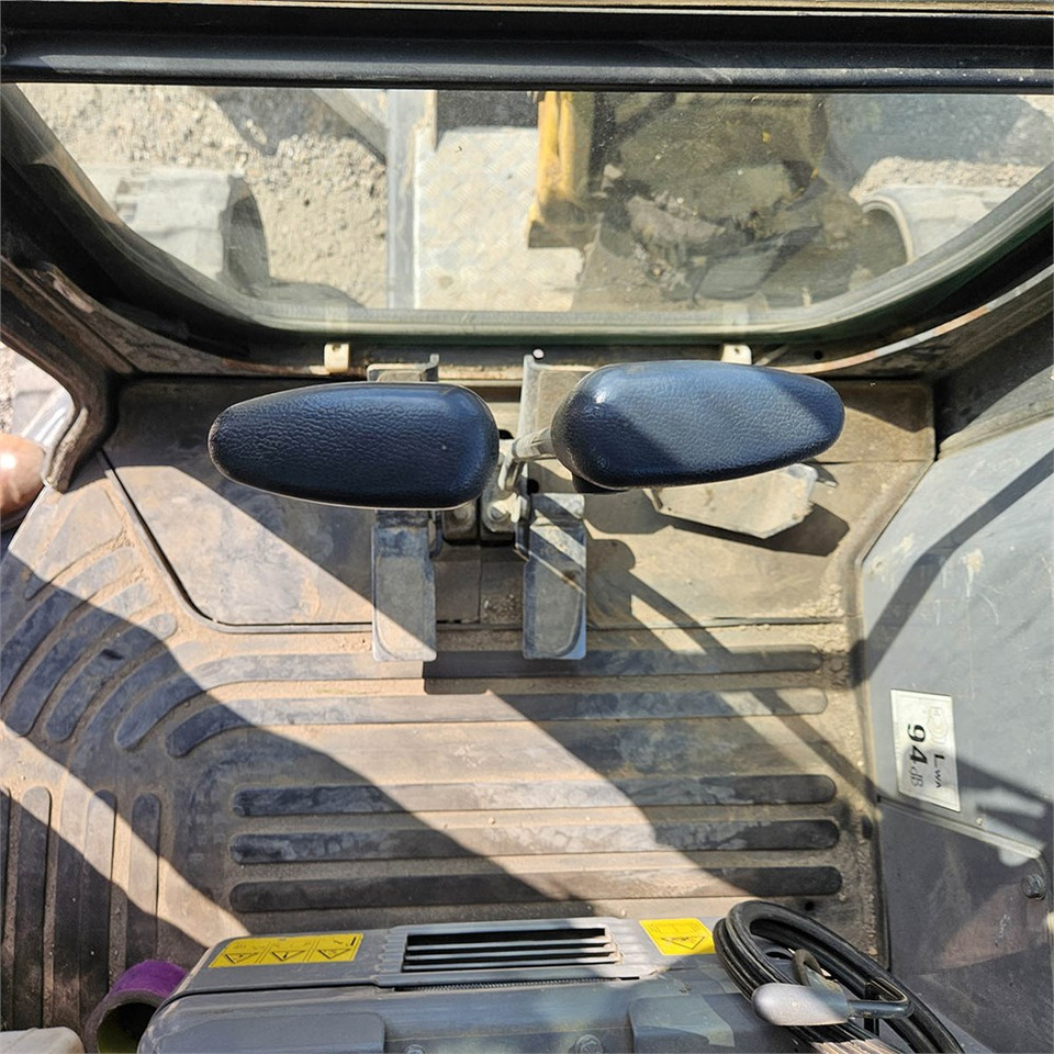 מיני מחפר New Holland E39 B: תמונה 18