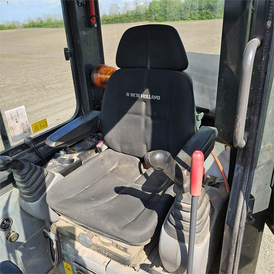 מיני מחפר New Holland E39 B: תמונה 10
