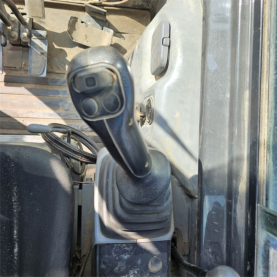 מיני מחפר New Holland E39 B: תמונה 11