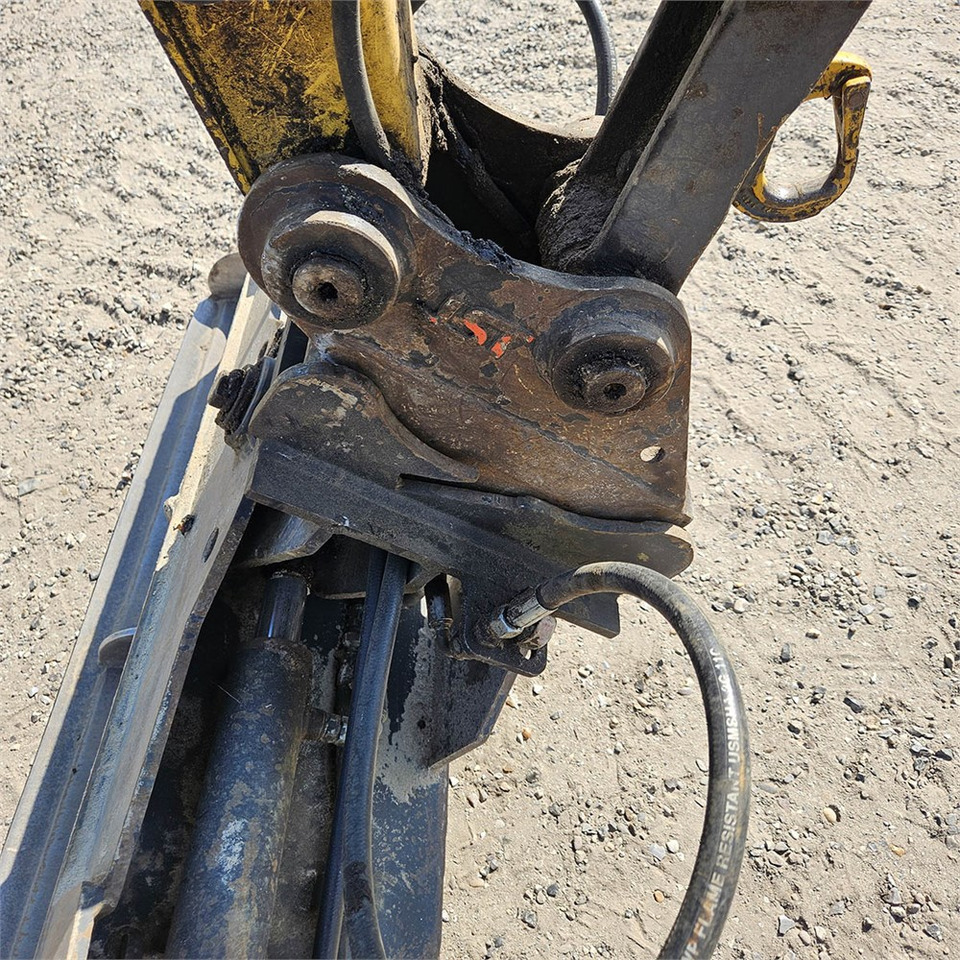 מיני מחפר New Holland E39 B: תמונה 25