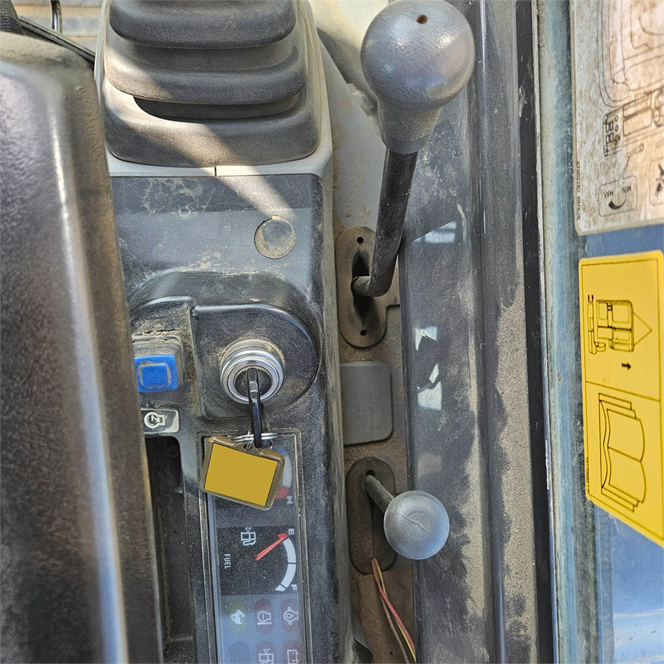 מיני מחפר New Holland E39 B: תמונה 14