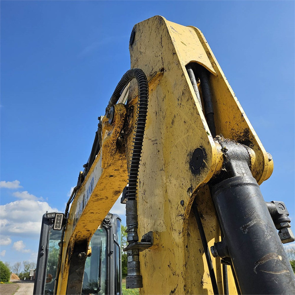 מיני מחפר New Holland E39 B: תמונה 30
