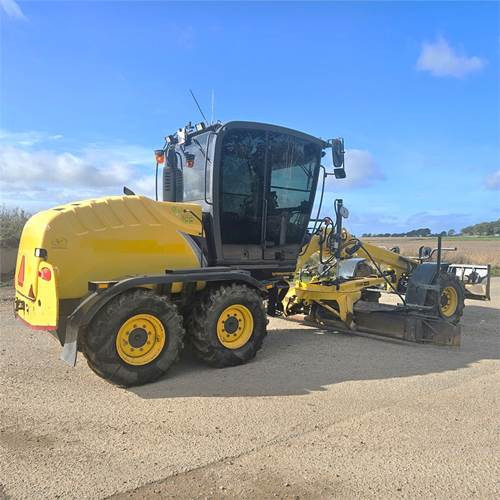 New Holland F 106.7A - מפלסת: תמונה 2 New Holland F 106.7A - מפלסת: תמונה 2