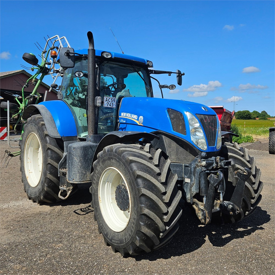 New Holland T7.235 Power Command - טרקטור חקלאי: תמונה 1 New Holland T7.235 Power Command - טרקטור חקלאי: תמונה 1