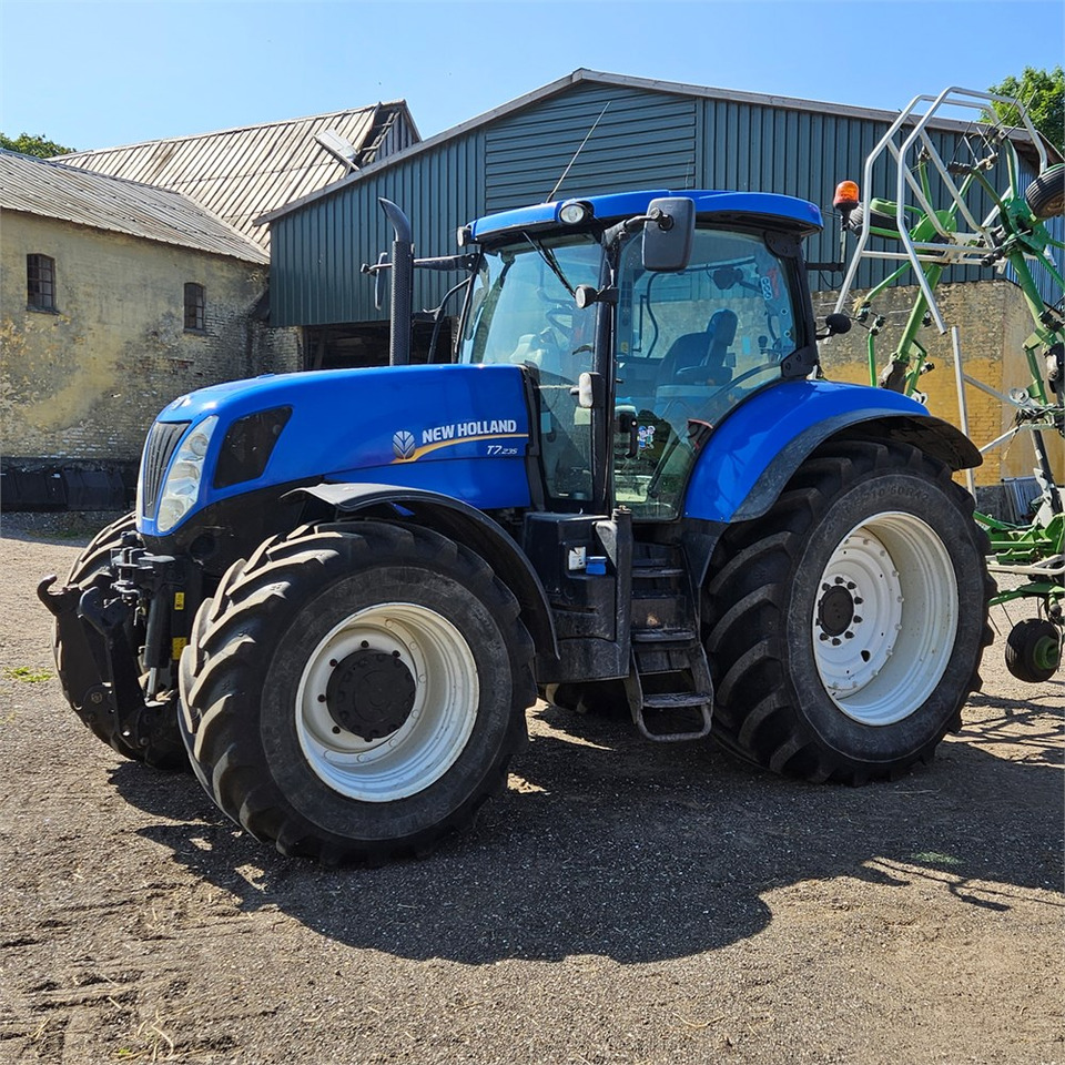 New Holland T7.235 Power Command - טרקטור חקלאי: תמונה 5 New Holland T7.235 Power Command - טרקטור חקלאי: תמונה 5